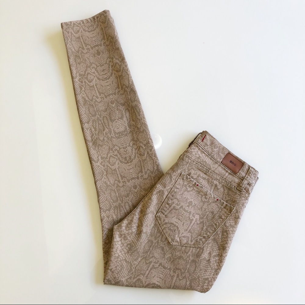 URBAN OUTFITTERS BDG High Rise Snakeskin Size 26